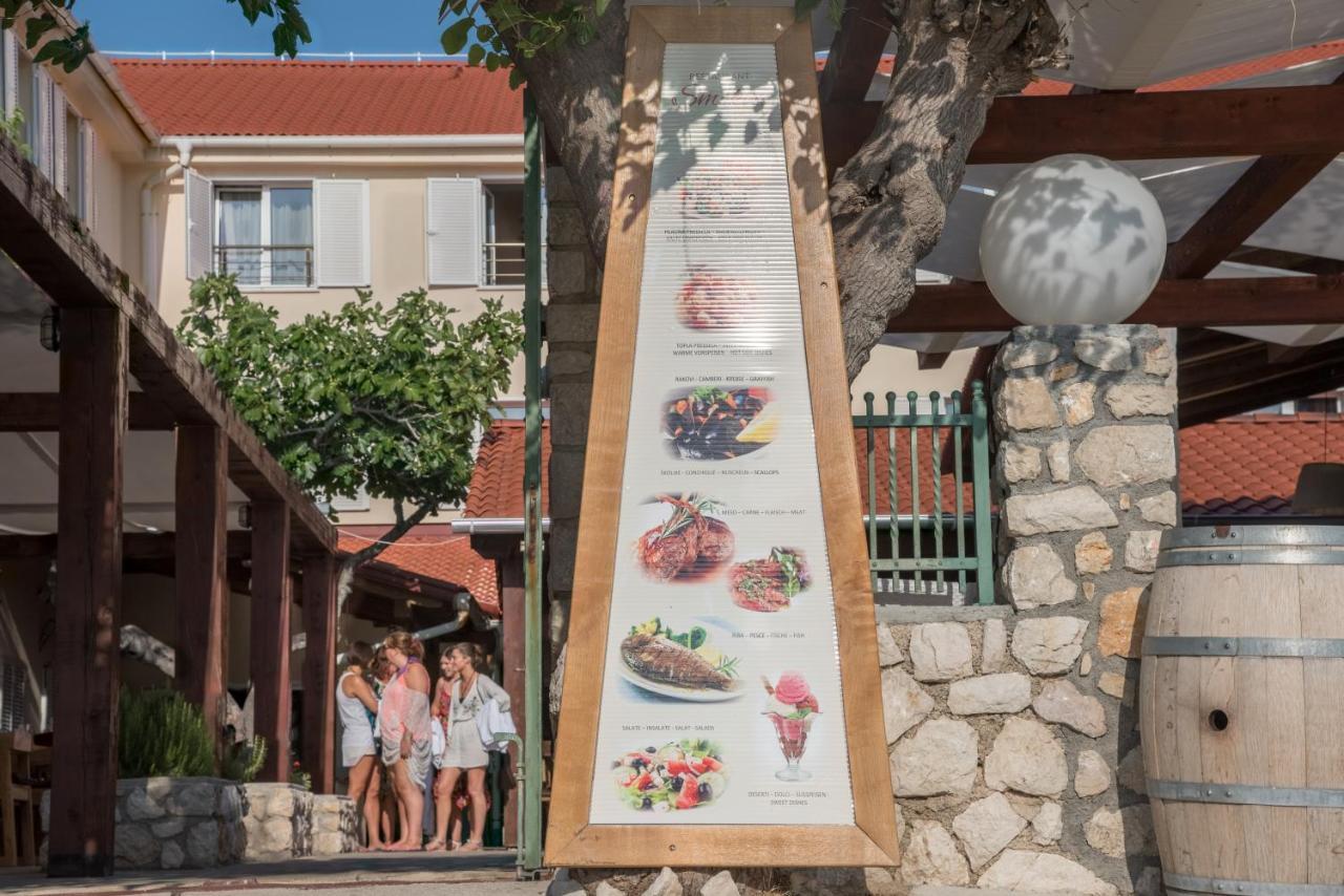 Hotel Smokva Pag Pag Town Esterno foto