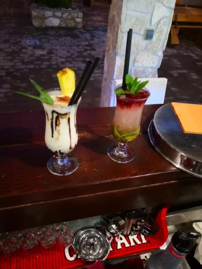 Hotel Smokva Pag Pag Town Esterno foto